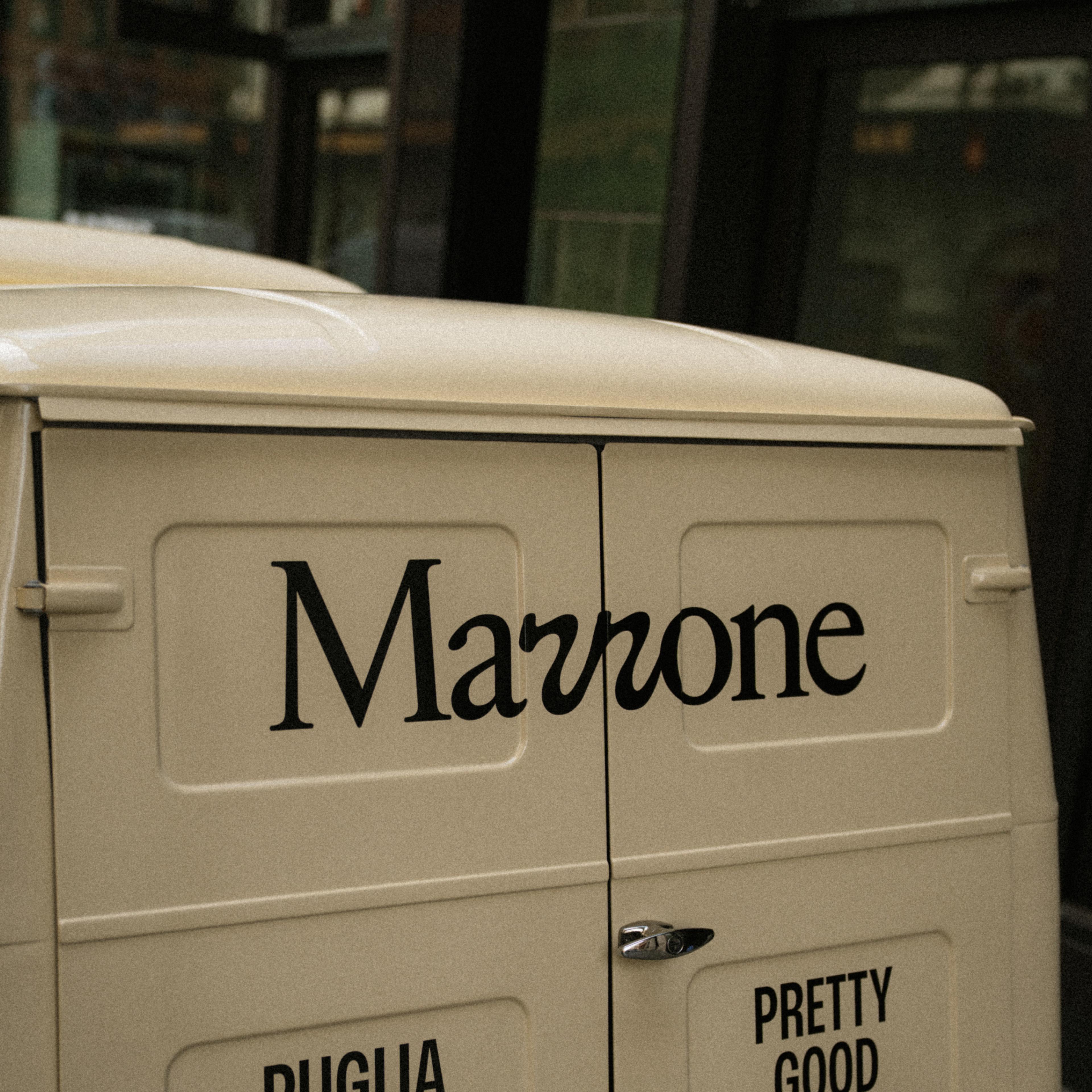 Marrone Piaggio Ape delivery vehicle